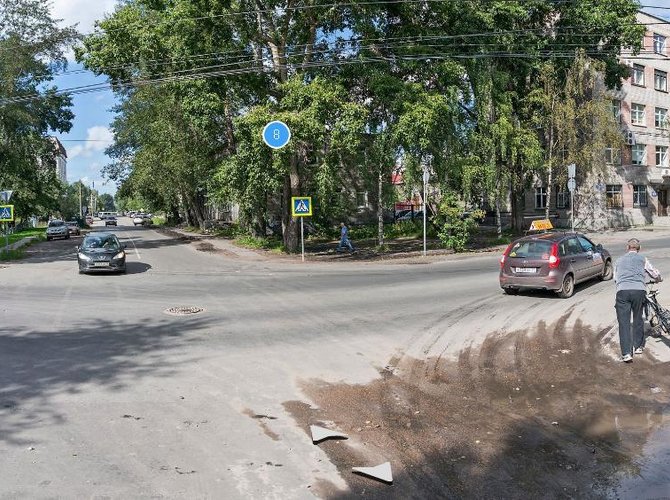 Перекресток проспекта Новгородский с улицей Урицкого.